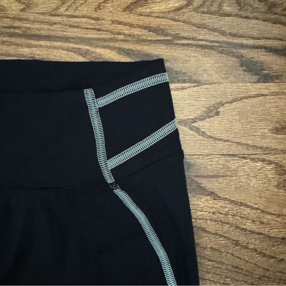 Gymshark Contrast Stitch Leggings | Black and White - Picture 6 of 7